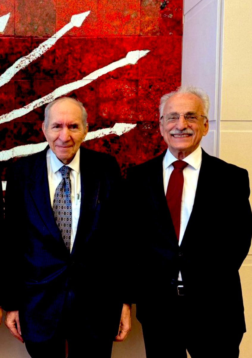 KarayalcinM's tweet image. CHP’liler olarak çok derin bir keder içindeyiz.
Önceki genel başkanımızı, en kıdemli partilimizi kaybetti. Altan Öymen kısa süren genel başkanlığı döneminde, partinin altyapısı diyebileceğimiz alanlarda önemli, başarılı çalışmalar yaptı.
Altan Öymen 75 yıllık parti üyeliği…