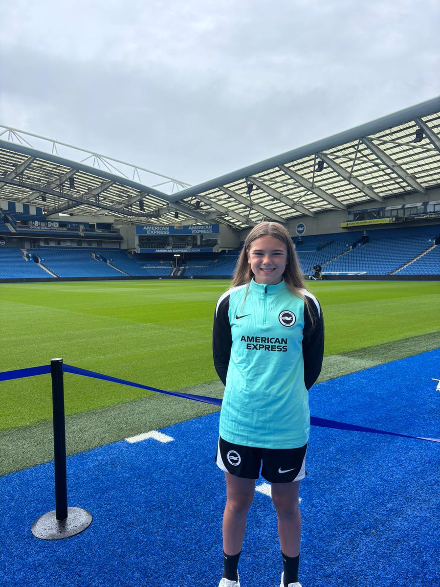 Proud of my daughter belle signing on for another year at this great club. Continue to follow your dreams. Me and your mum will always be there to support you. 💙