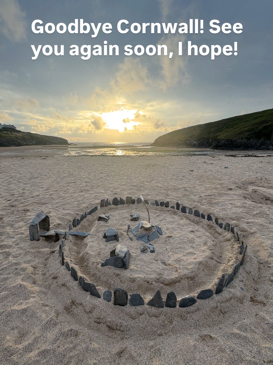 theAliceRoberts's tweet image. Sun, sea, showers and the actual coast path; baby lobsters and Rick Stein scampi; a pebble city and a Japanese Garden; hanging out (though not hanging ten - too messy this time!) with family & friends.
Back to filming & writing on Monday! I’m making four series for your…