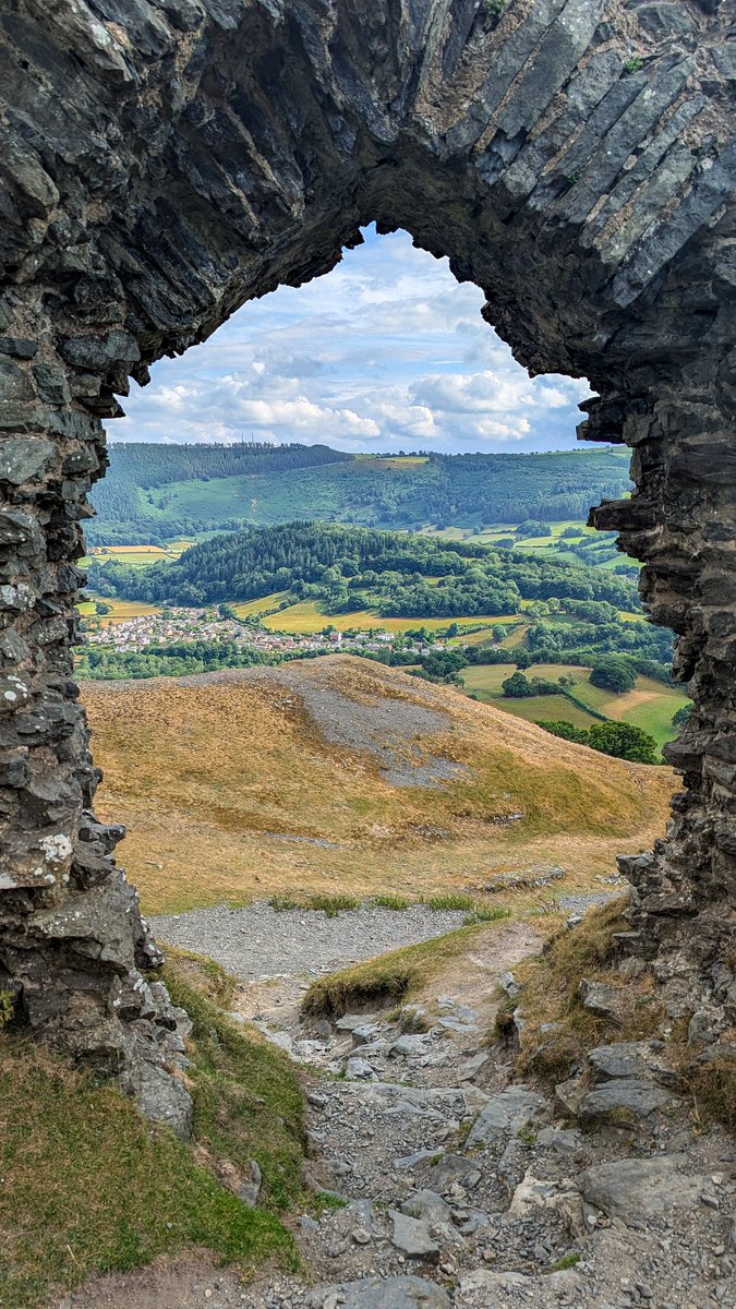 ABTheAdventure's tweet image. View from Castell Dinas Brân – the Crow’s Fortress - in Llangollen, Wales
At the end of our route from the Running Challenges book, so good for planning weekends away.