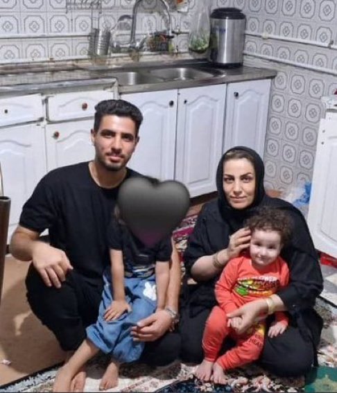 chawshin_83's tweet image. سکوت جایز نیست
شاید فردا یا چند روز دیگر نفر بعدی تو ، خانواده یا یکی از عزیزان ما باشد
جمهوری اسلامی باید سرنگون شود
#رها_شیخی