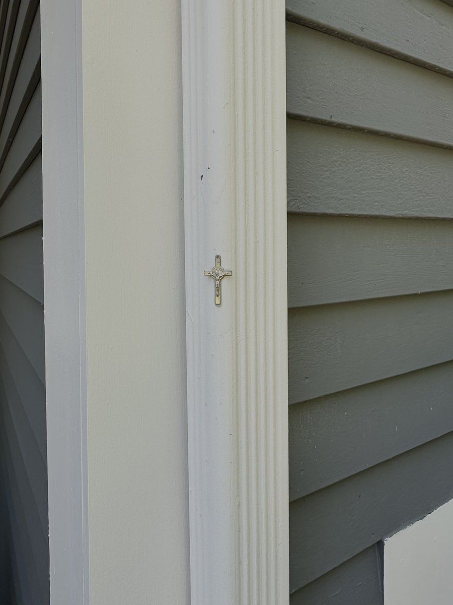 tomcontonio's tweet image. There’s always a crucifix to turn toward around my house!