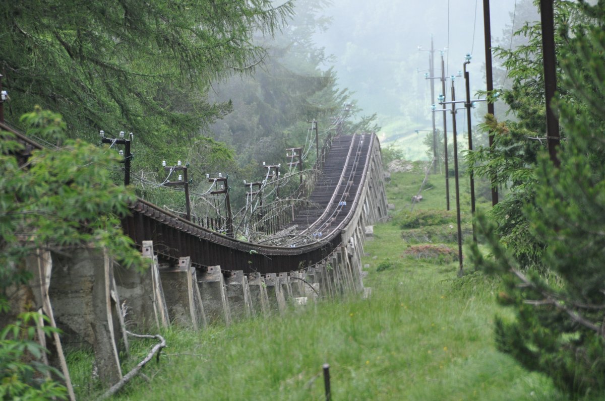 funimag's tweet image. Bon aujourd'hui je n'ai pas vu l'étape du #TDF2025
mais je suppose que vous n'avez rien vu des funiculaires de l'étape: Pau, Lourdes Pic du Jer, Barèges Pic de l'Ayré et Luchon La Chaumière.
N'est-ce pas ou je me trompe? 🇫🇷 🚞 🚴♀️
#funiculaire #Pau #Luchon #cyclism #TDF #lesRP