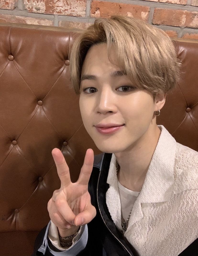 blueskysxn's tweet photo. DINÁMICA DE STREAM 🌟
NO ROMPER
- ss haciendo stream
- foto de tu bias
- etiqueta a 7 mutis
@forpjmjk @hxldm3closer @piedpiper_xjm @kittyoonstar @intrxrebirth @jmlovxly @doughnutae_
#NoStreamNoarmy #StremBts https://t.co/fr5aFvE9hA
