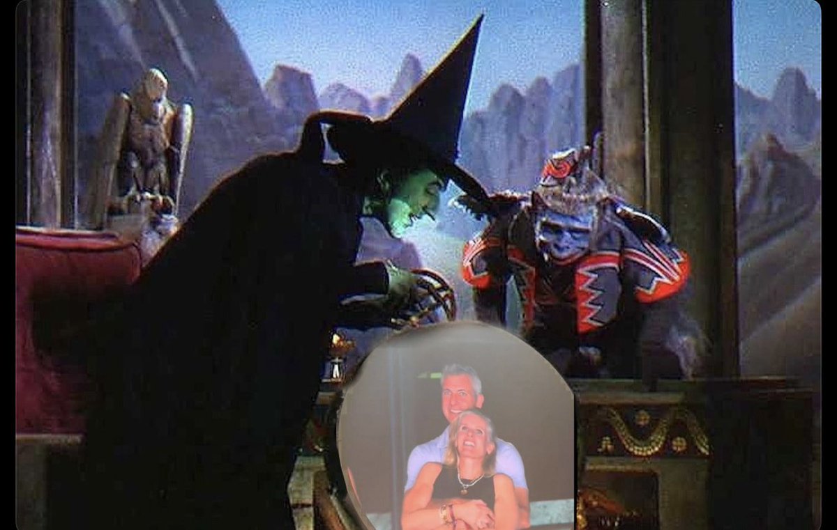 Why tf does that picture of the #Coldplay cheaters look like a vision appearing to the wicked witch in her orb (professional artist rendering below for comparison)