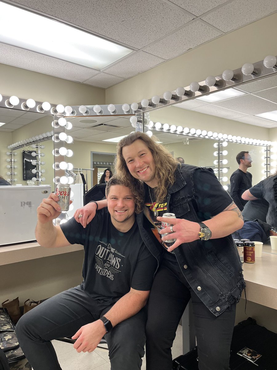 Wishing my brother @certainlymags37 a very happy birthday today. Very proud of you and excited to get back home to celebrate with you! Love you big frig! 🍻