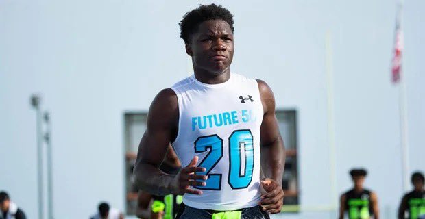ttjharden8's tweet image. Class of 2027 WR Easton Royal is quickly rising as a top receiver in the country.
The Gators offered in late May, and have been a contender ever since.
“They’re showing a lot of love.”
➡️: 247sports.com/college/florid… (VIP)