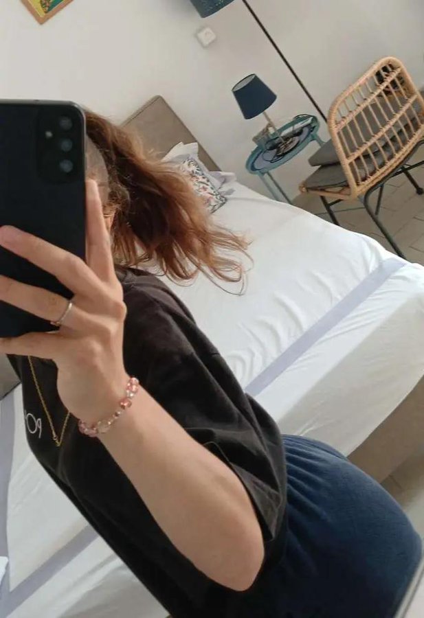 Çok azgınım silkecek tek erkek var mı evim var hemen gelebilir