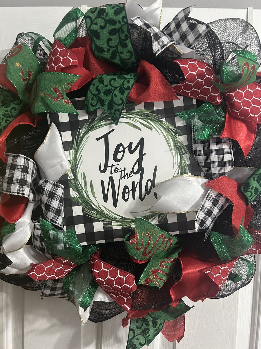 MMayer00's tweet image. SO to @GeorgeRaymondd @TjBratton848342 @Levi_ward72  @DrewMiller50 @TayshonFreeman and all the other players who volunteered at Christmas in July today…sorry if I missed someone @YorkRecruits