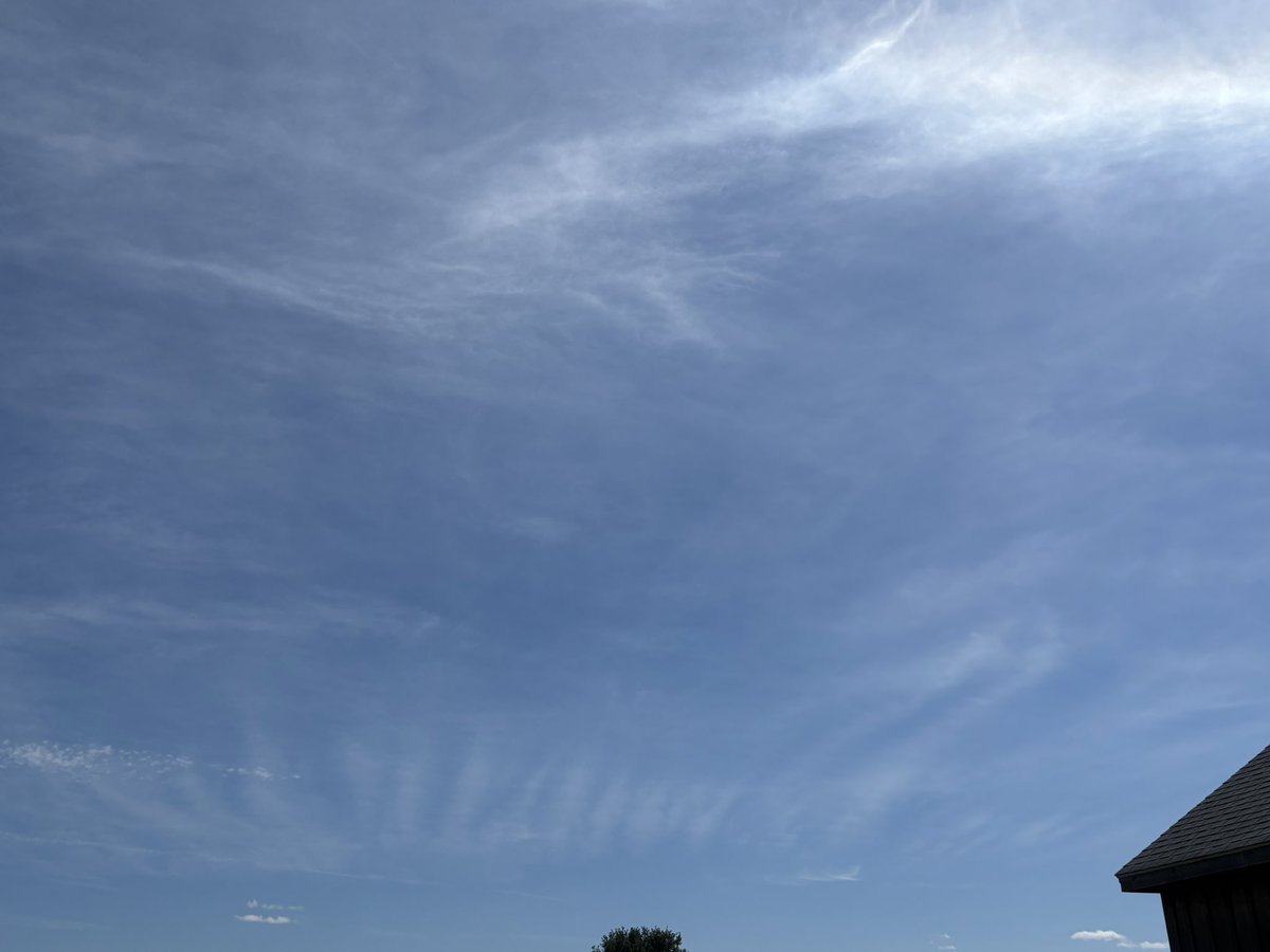 sub__tara's tweet image. Frequencies are cranked way up this week in New England