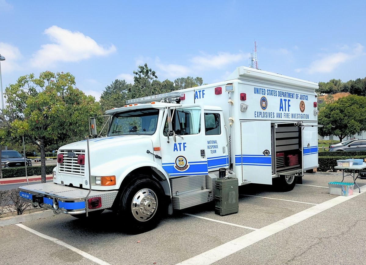 LosAngelesATF's tweet image. Our National Response Team (NRT) flew in from around the country and landed in LA early this morning. Their forensic investigation is already well underway as we are working to find answers for the @LASDHQ explosion victims and their loved ones.