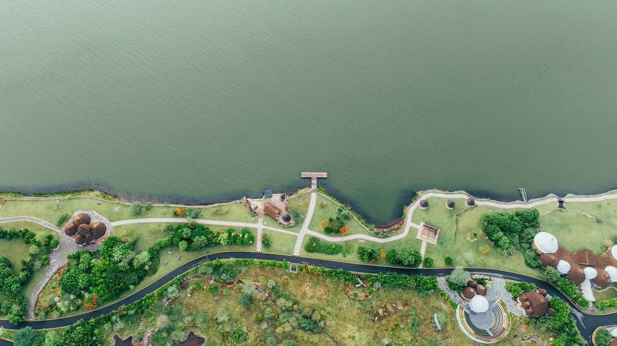 CEshetie's tweet photo. Ethiopia's newest attraction, Benuna village, has been inaugurated, offering a distinctive blend of nature and unique architectural design by the lake. A promising addition to the country's tourism landscape. #EthiopiaDevelopment #Benuna #AfricanTourism #Ethiopia #EthiopiaRising #tourism @AbiyAhmedAli @MFAEthiopia @PMEthiopia