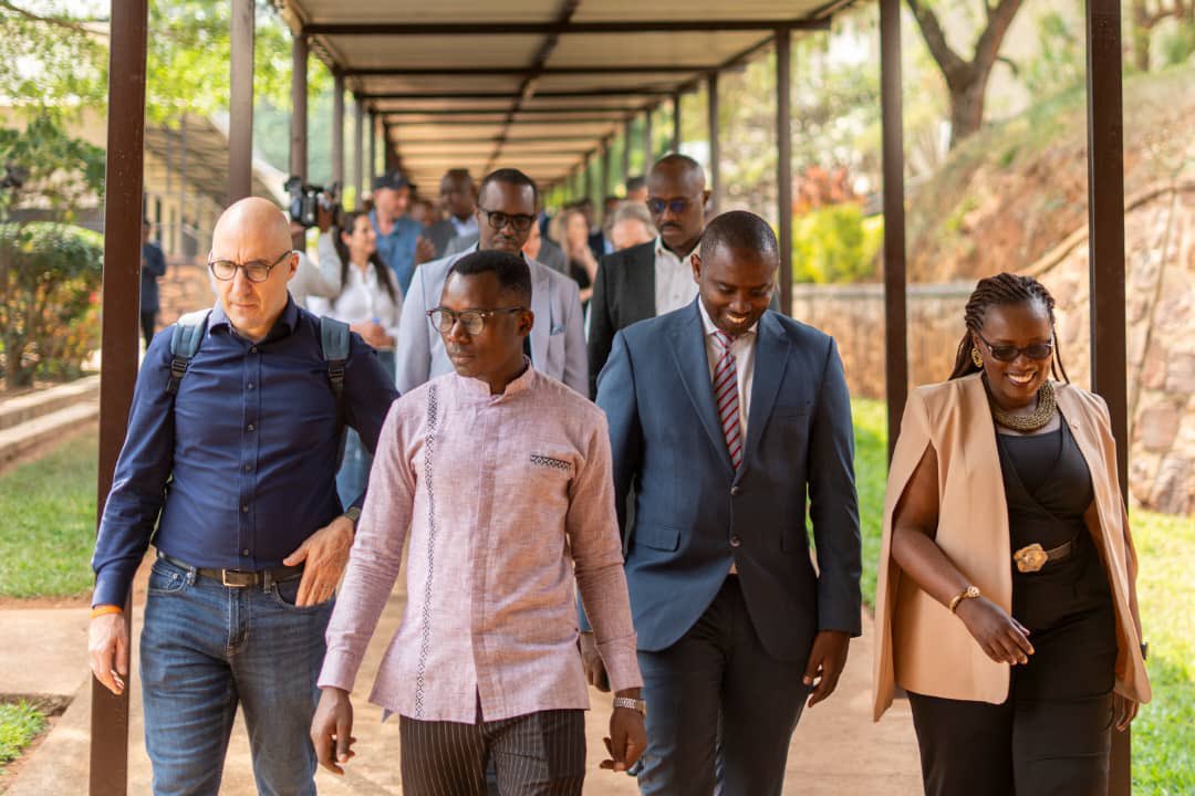 KayonzaDistrict's tweet photo. Today, the Governor of @RwandaEast, @PudenceR, the Mayor @BoscoNyemazi and the Permanent Secretary @RwandaHealth, joined @PIH_Rwanda in celebrating 20 years of partnership with the Government of Rwanda in strengthening and delivering health services in different communities. https://t.co/WAYzda40N4