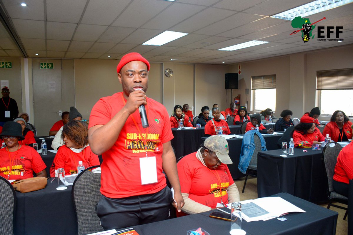 EFFGautengProv's tweet image. 🚨In Pictures🚨
Fighter Kenneth Rakgalakane, memver of the PCT, tabled a hand over organizational report at the Ekurhuleni Central SRPA.
#EFFSRPA