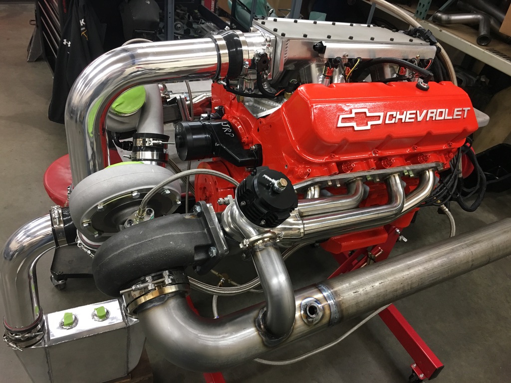 davepl1968's tweet image. I wanted to learn turbocharging and engine management, but I didn't really want to build a car around it on my first attempt. So I built this intead.
I took a GM ZZ502 short block, Trick Flow 340cc heads, and went shopping on eBay for cheap Chinese turbo parts.
I found the two…