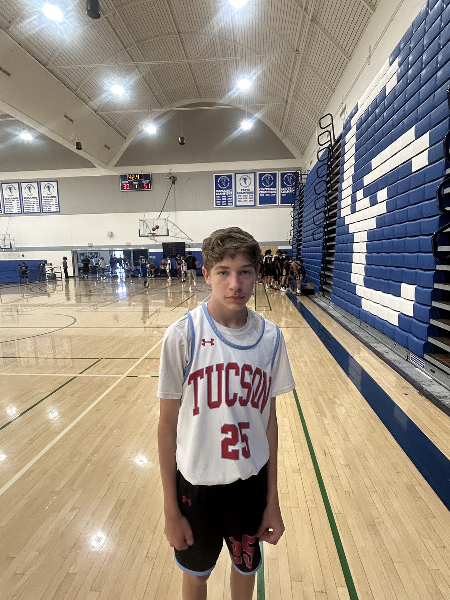 gteusabb's tweet image. JJ Attaway
Tucson Spartans 
C/O 2028

JJ is a very consistent player on the court. He scores effectively, assists his teammates well, and completes plays with ease. JJ is a big part of the team.