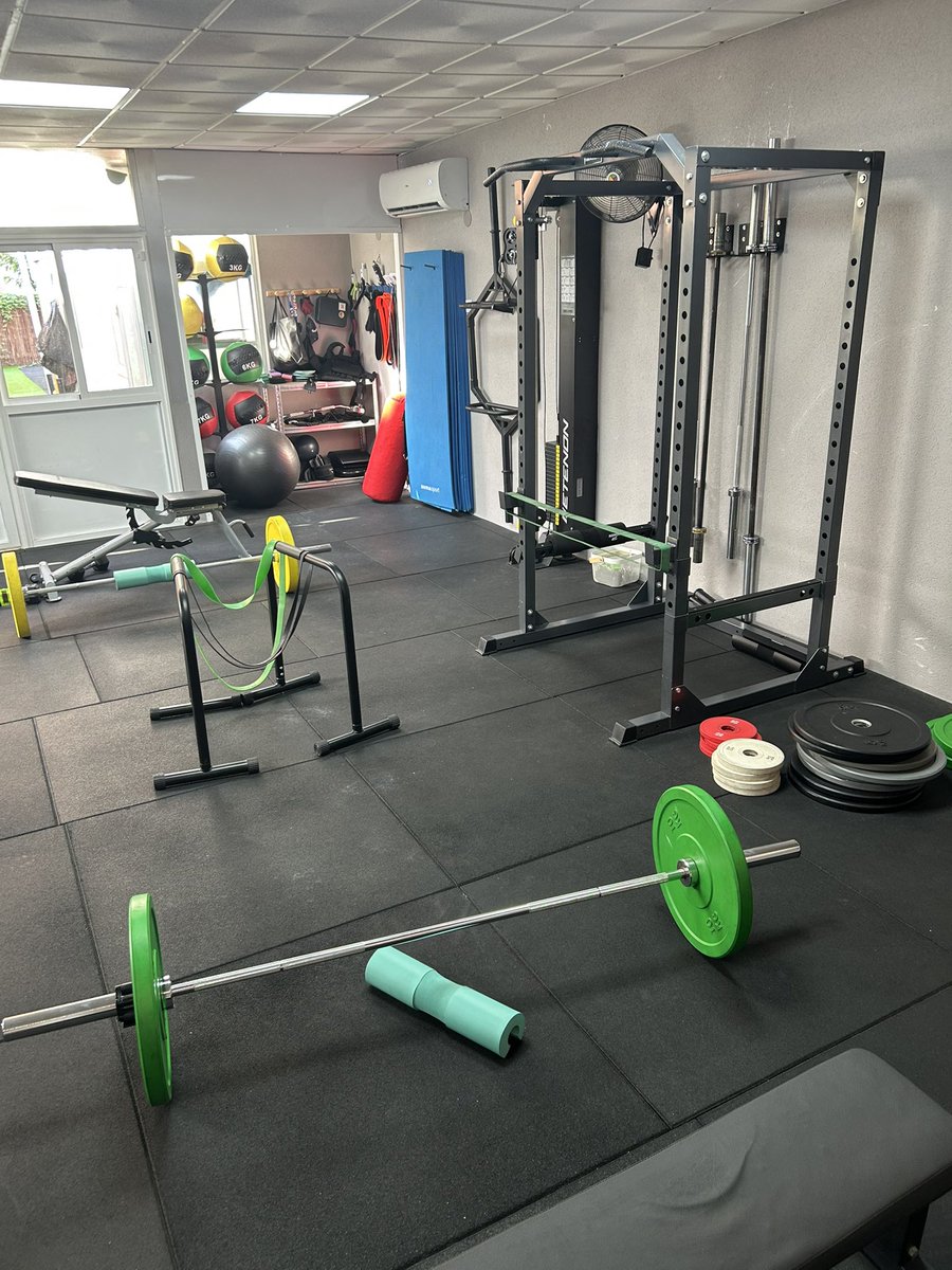 sonialpze's tweet photo. viernes de entrenar, trabajar, volver a entrenar 🏋🏼‍♀️✅🥋 https://t.co/2RLQ08JaiI