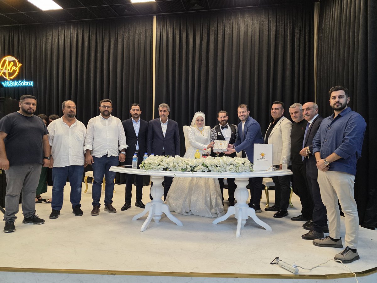 serefcolak's tweet photo. İlçe Yönetim Kurulu Üyemiz Memduh Çoban’ın yeğeni İbrahim ve Elisa çiftinin dü��ününe katıldık.
Genç çiftimize bir ömür boyu mutluluk diliyor, ailelerini tebrik ediyorum. https://t.co/NPpbSzC0xc