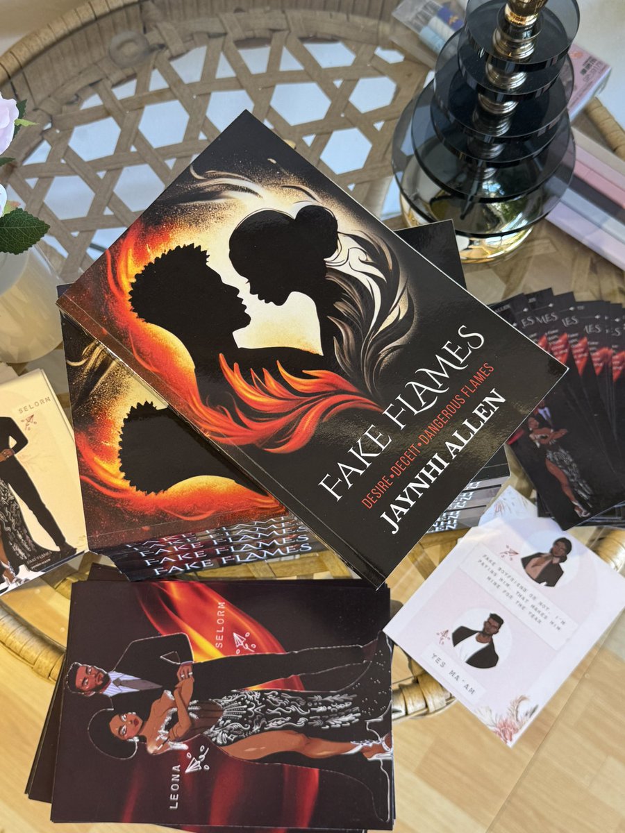 jaynhiJ's tweet photo. Hi, this is my momo account: 0548230526 Jennifer. 
Price: 160gh 
Genre: Romance thriller https://t.co/IIbg8uNKnT