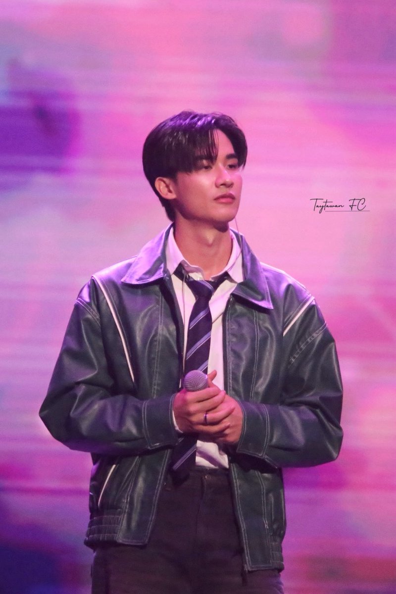 taytawanfc's tweet photo. HBD คุณตะวันวี @Tawan_V 

ขอบคุณที่เป็นกำลังใจ เติมพลังให้พวกเราเสมอมา 
พวกเราพร้อมสนับสนุนพี่เตเสมอน้า 💙

HAPPY 34th TAYTAWAN DAY🥳
#34ปีเตตะวันเติบโตมาอย่างดี https://t.co/oaoZGPtiRM