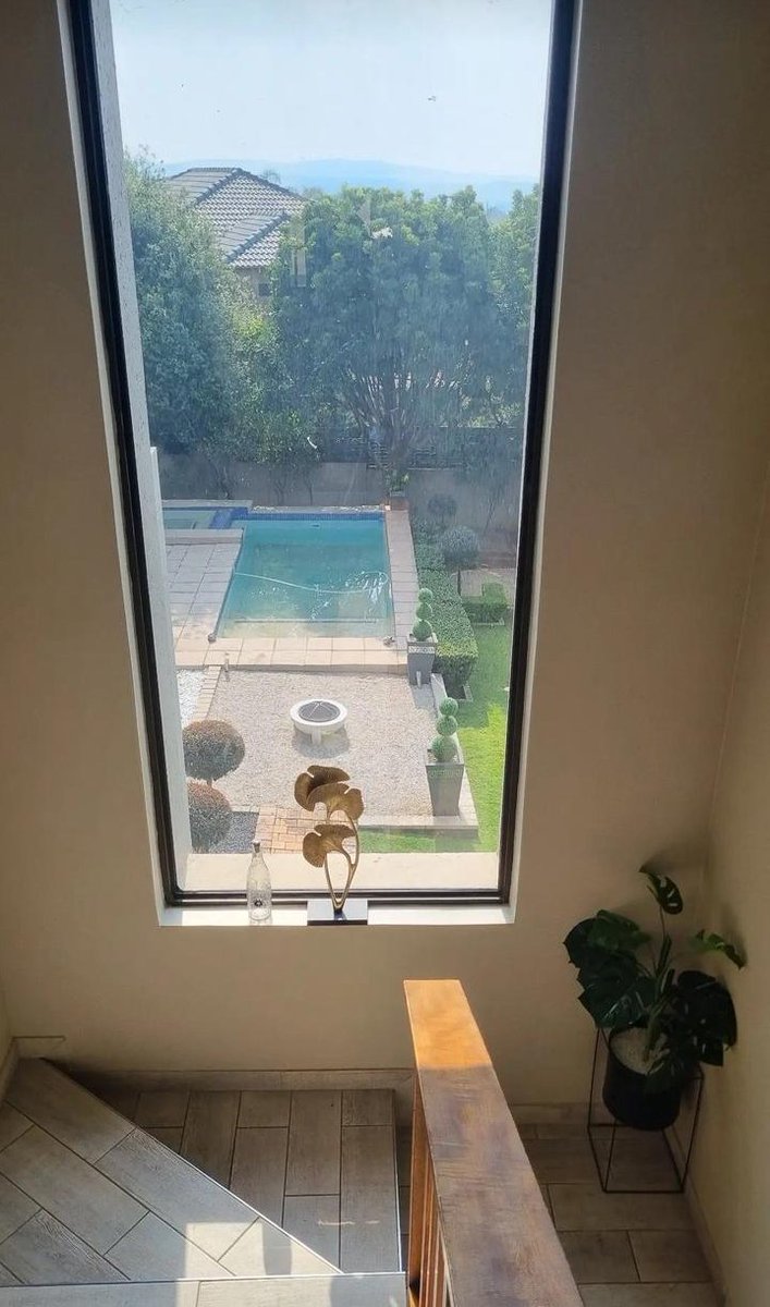 PrimeEnergy33's tweet photo. This is my window 

After I left my bedroom

Blame the #GOLDCODE https://t.co/aSF9GWDHoB