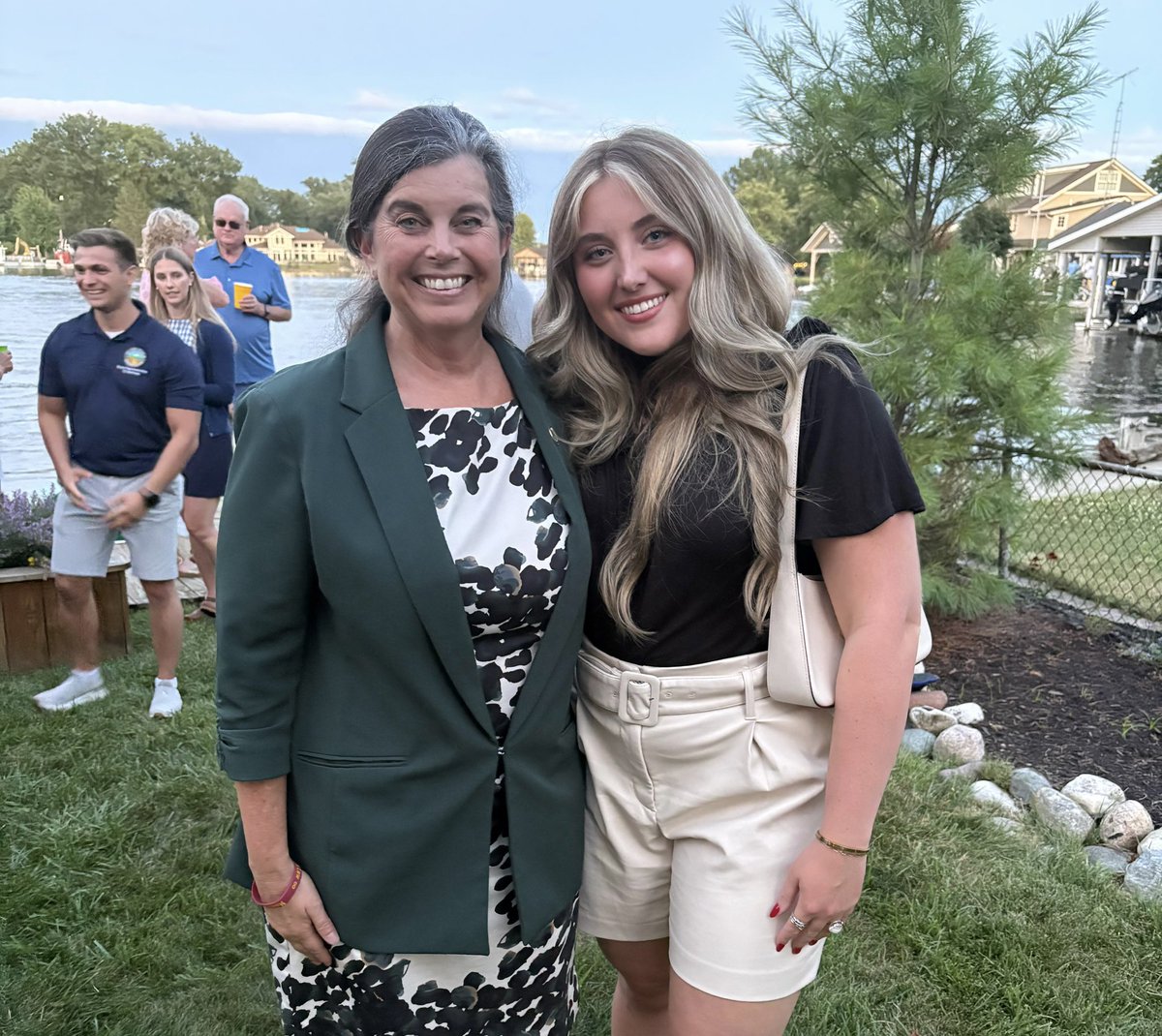 breannajmaher's tweet image. Had a great turn out for @TPAction_ @TPACoalitions MAHA Caucus event 🥗 Hosted by Wezlynn Davis & @RealPJReilly
Got to connect with and hear from State Representatives Barhorst, Click, Lear and Matthews!
Also heard from @JoshuaLisec , Epoch Times Reporter Jeff Louderbeck, and…