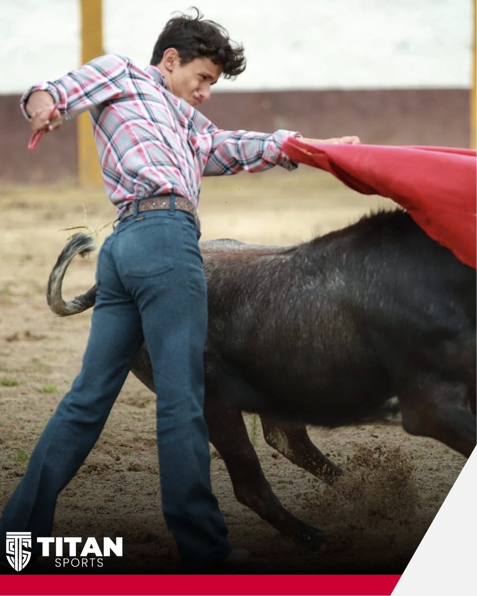 🔥 FONSECA EN MODO GUERRERO
titansports.international/isaac-fonseca-…

El matador Isaac Fonseca realizó una tienta de alto nivel en De Haro, afinando su arte para el mano a mano en Caxuxi.
¡Vienen toros serios y una tarde de verdad este lunes! 🎯🐂
#IsaacFonseca #TorosEnCaxuxi