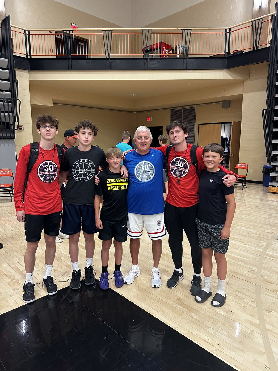 connor_hanavan's tweet image. Thank you @SnowValleyCamps for another amazing week! Smaller group this year, but same goal to work hard and get better. Grateful for @dshow23 & @CoachSchlabaugh for the opportunity to learn from so many high-level coaches. Already excited for next year! Year 2 on coaching side!