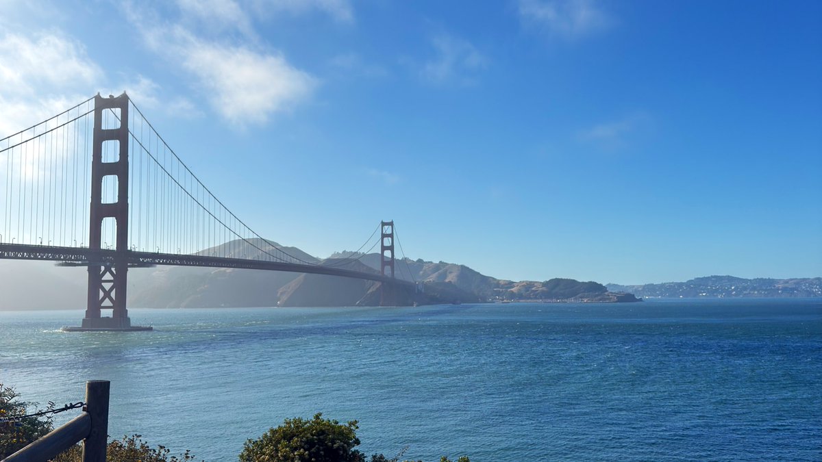 arlanrakh's tweet image. Chasing dreams should be free.
I just got invited to be a keynote speaker for a program in SF, specifically for high school students from Kazakhstan who want to start companies one day.
I asked, “Are you covering costs for these high schoolers who have to travel halfway across…