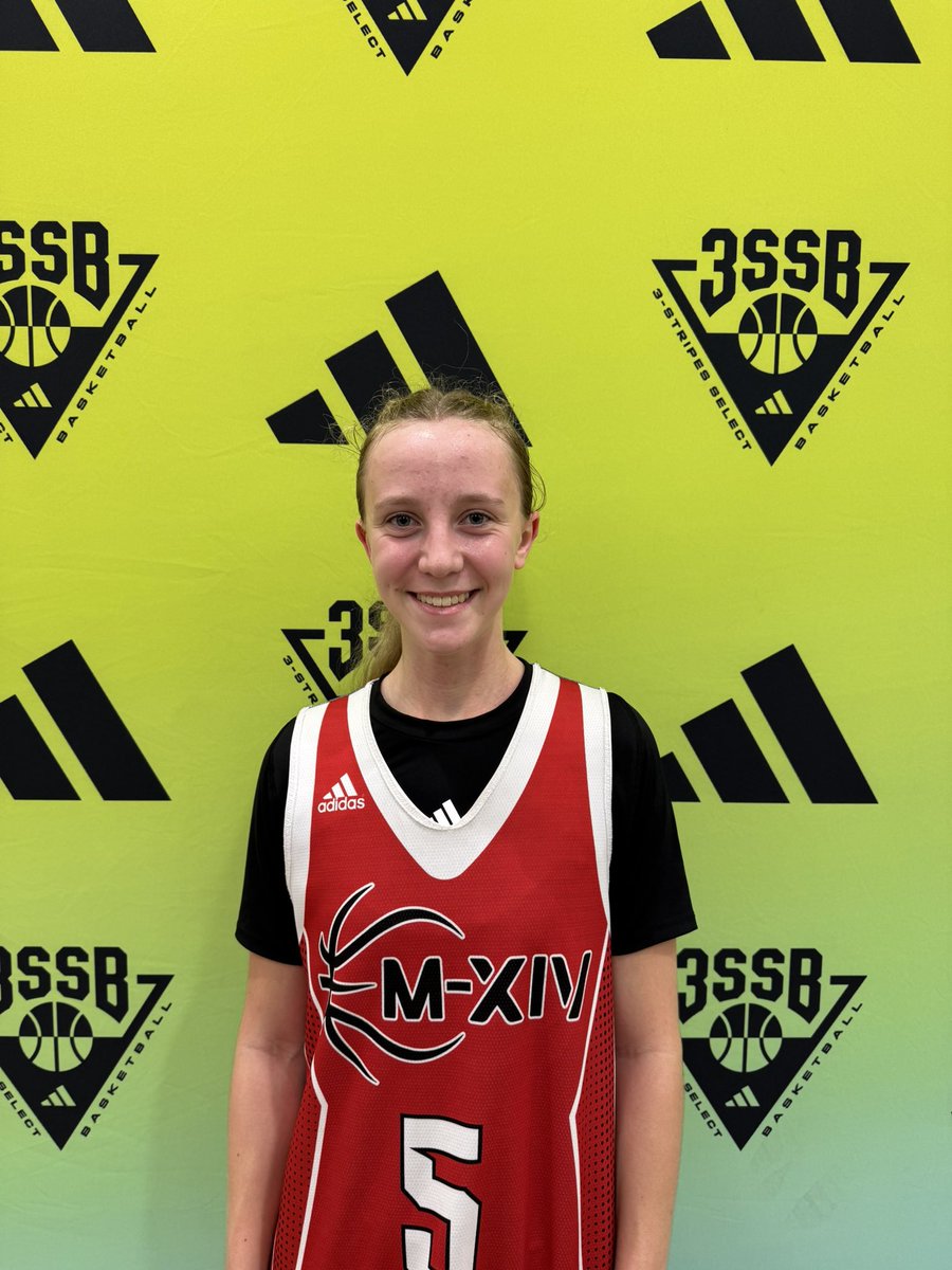 M14Hoops_Girls's tweet image. 16U 3SSB win 55-47 over Team NorCal 3SSB to move on to the Elite 8!!! #Repthe14
2028 5’9 Sadie Lang 14pts
2027 6’2 Ava Johnson 12pts 6rbds
2028 6’0 Brooklyn Schilb 9pts
2028 5’7 Kathlyn Bainbridge 8pts
@PGHByron
@JrAllStarBB
@MMBR_CoachGBell
@MHS_Girls_