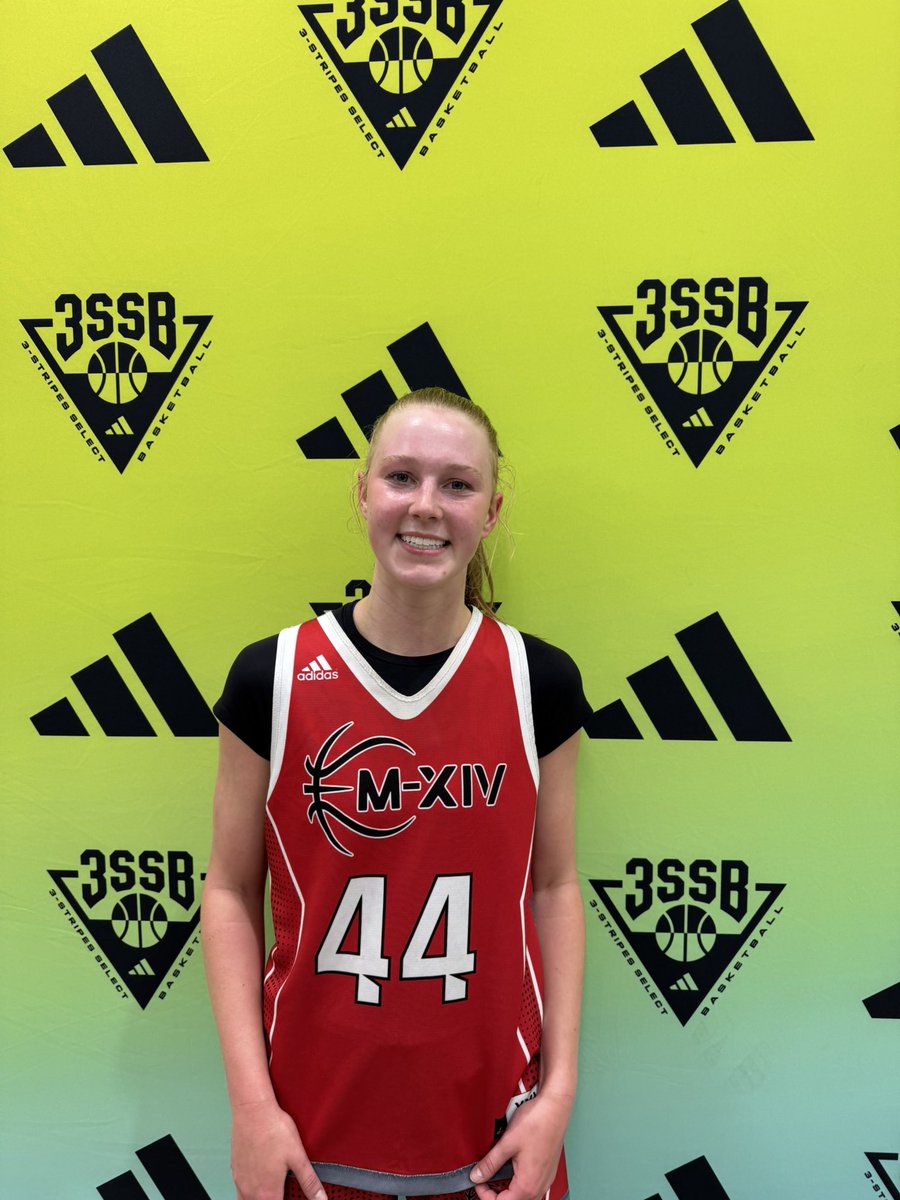 M14Hoops_Girls's tweet image. 16U 3SSB win 55-47 over Team NorCal 3SSB to move on to the Elite 8!!! #Repthe14
2028 5’9 Sadie Lang 14pts
2027 6’2 Ava Johnson 12pts 6rbds
2028 6’0 Brooklyn Schilb 9pts
2028 5’7 Kathlyn Bainbridge 8pts
@PGHByron
@JrAllStarBB
@MMBR_CoachGBell
@MHS_Girls_