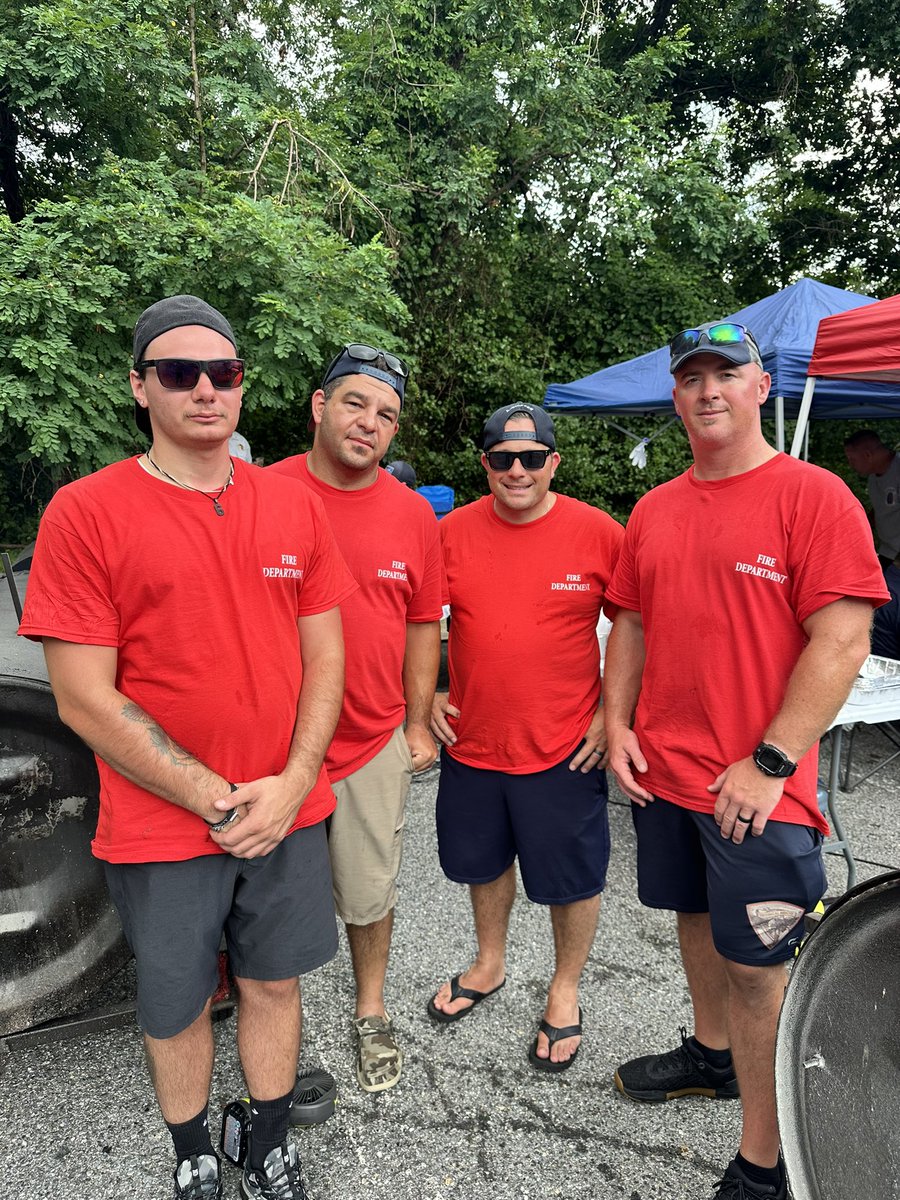 PGPDNews's tweet image. Grill, serve, and unite! The S.E.L.F. Foundation teamed up with Prince George’s County’s finest: PGPD, PGFD, the Office of the Sheriff, and the Department of Corrections for the Beyond the Badges BBQ Cook-Off, bringing community and service together, one plate at a time.…
