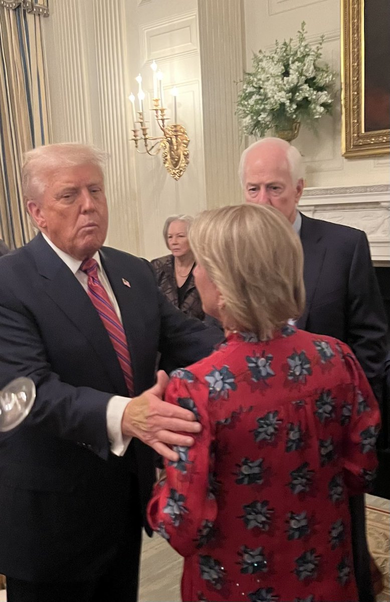 SenCapito's tweet image. Great dinner last night with @POTUS, @VP, and some of my @SenateGOP colleagues celebrating the passage of the Big Beautiful Bill. This is a major win for American families and the future of our country. 🇺🇸