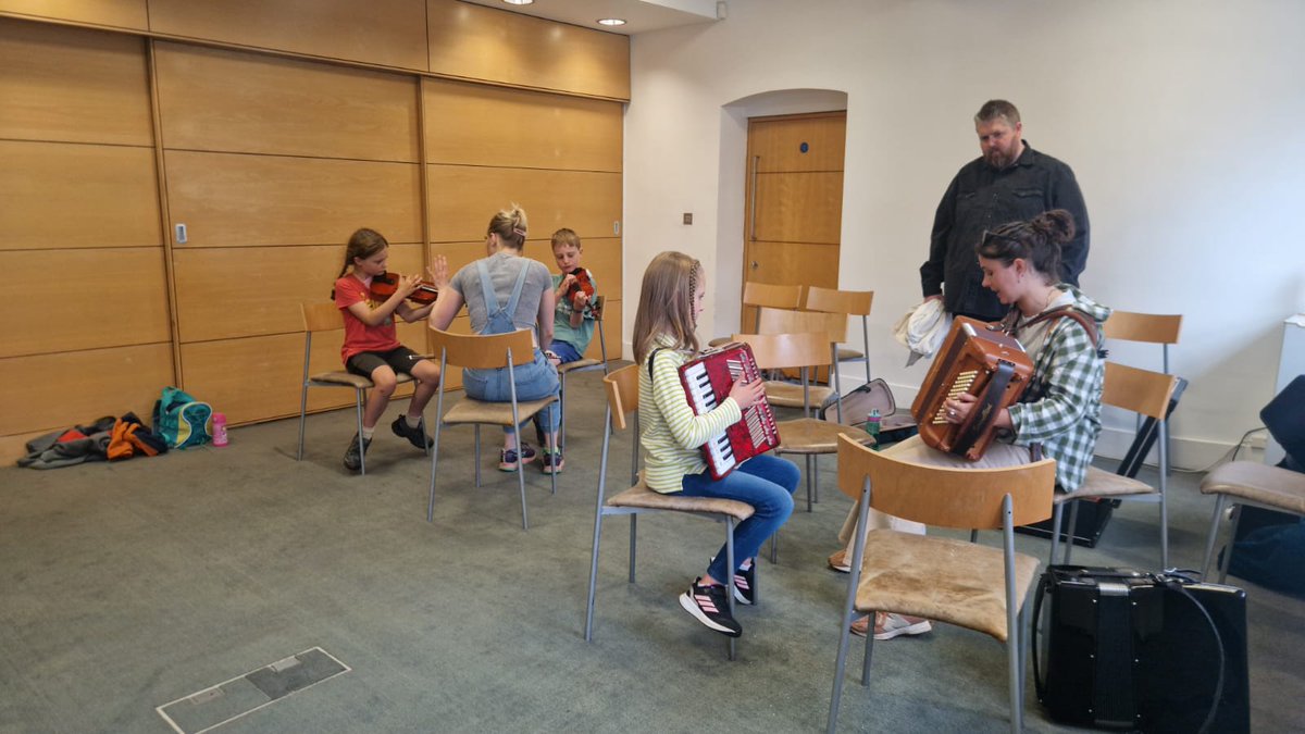 Abair latha math a bh' againn! 🤩🤩 What a fantastic time we had at our COME-AND-TRY open workshop today.

Remember... if you missed this one, don't worry! We're running a second FREE workshop on ✨9th August, 10am✨ at Tolbooth Stirling.

📷 Seo dealbh no dhà bhon bhùth-obrach.