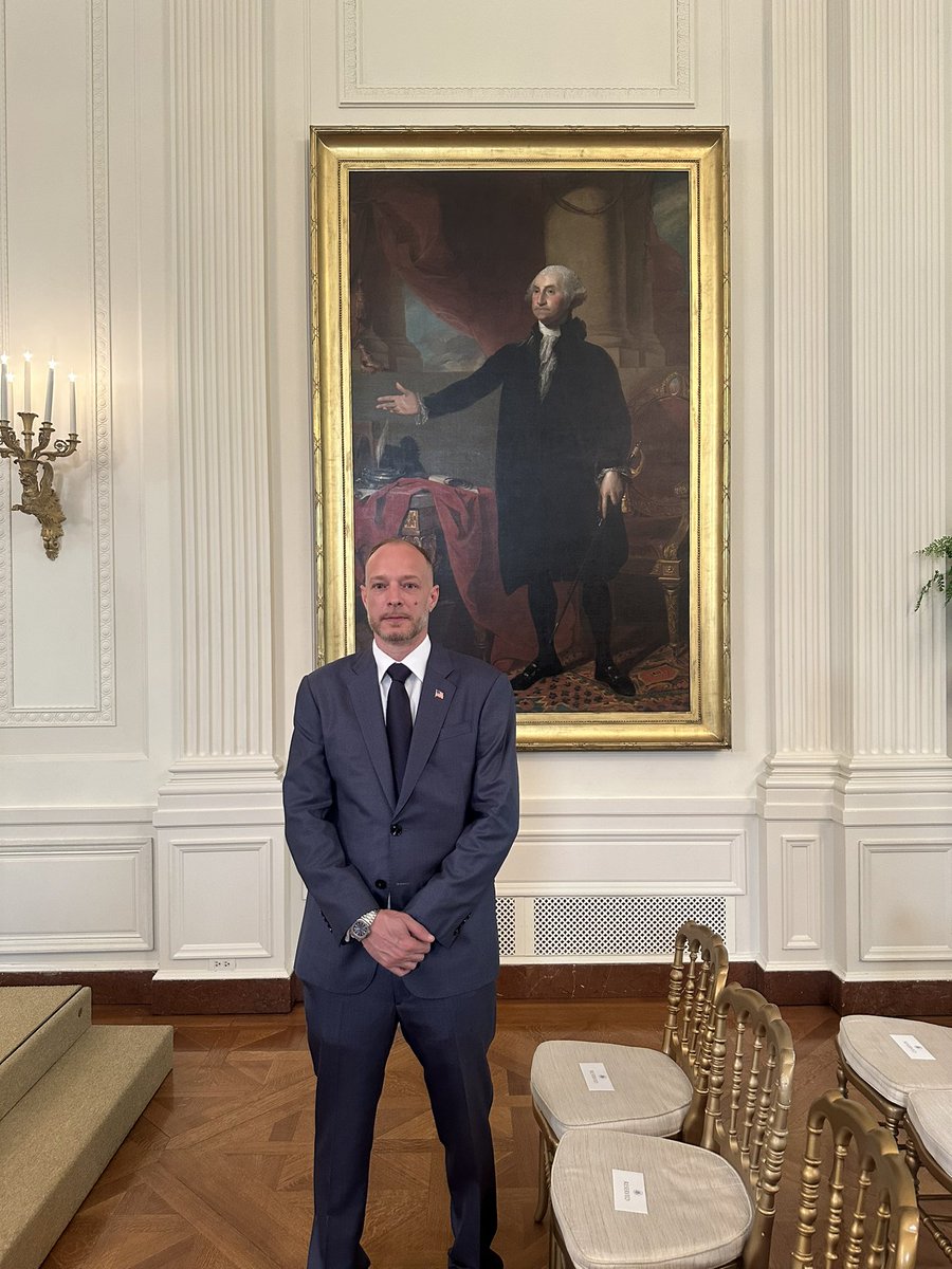 joler_j59621's tweet photo. What was once a dreamโฆ is now law.
$CTX walked out of the @WhiteHouse โ and into U.S. institutions.
The #GENIUSAct makes regulated stablecoin issuance real.
๐บ๐ธ #CRYPTO40 is coming. Institutions can now mint it.History is being made.
#DeFi #Chainlink #CryptexFinance
$BTC $XLM https://t.co/FvRTsvlmBE
