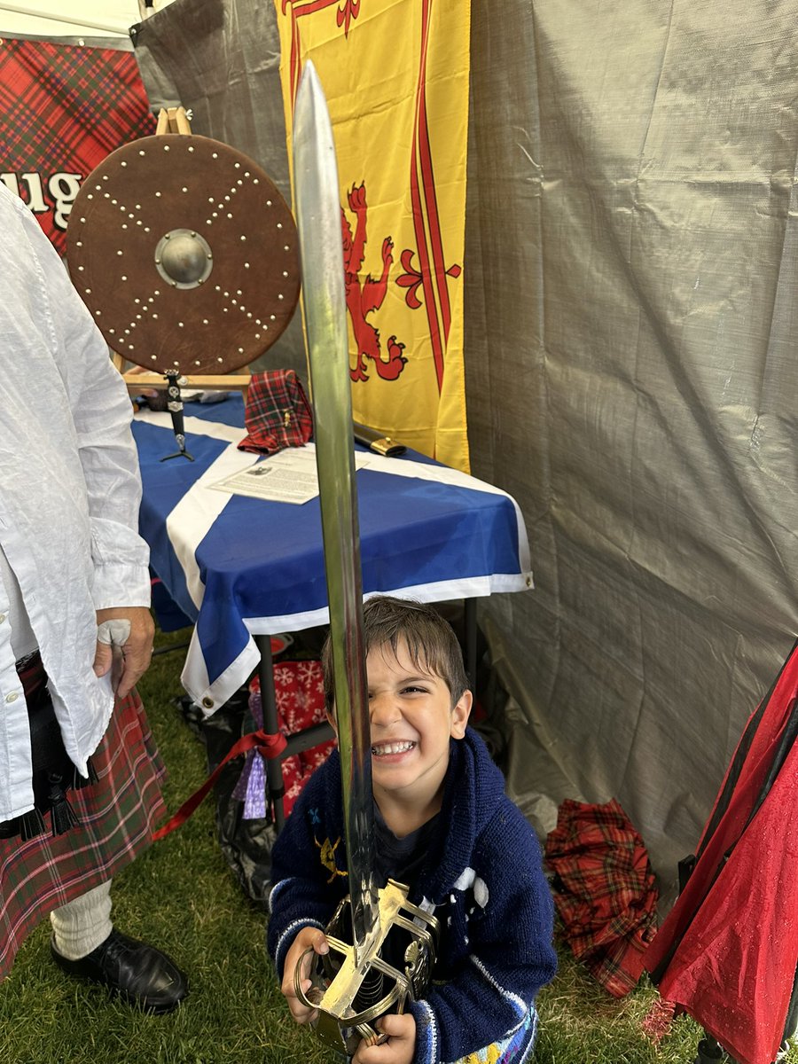 GarnettGenuis's tweet image. A little rain couldn’t dampen the spirit at Sherwood Park’s annual Highland Gathering.