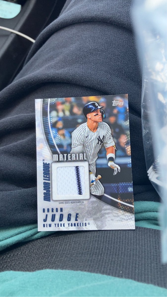 Out of a <a href="/Fanatics/">Fanatics</a> blaster… was not expecting this what up <a href="/TheJudge44/">Aaron Judge</a> <a href="/CardPurchaser/">Card Purchaser</a>