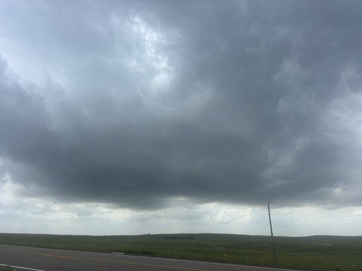 JakobWX's tweet image. Numerous initiation attempts near Tryon, Nebraska. This ones even started to precipitate.