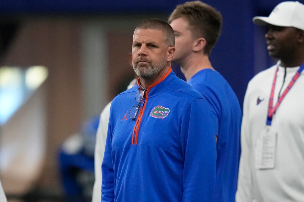 UF backup lineman arrested for DUI, possession of firearm trib.al/8sa8XmV