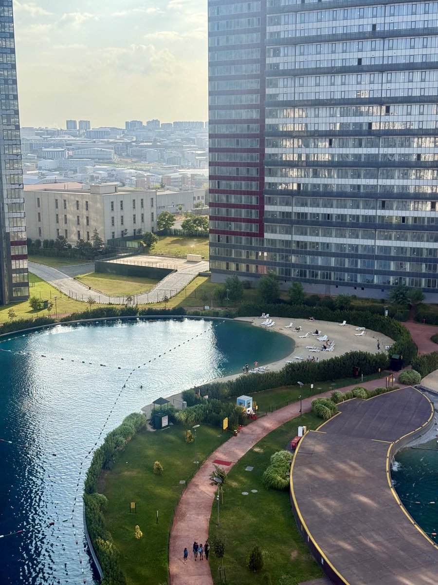 Beach’i olan eve misafirliğe geldik çok şükür