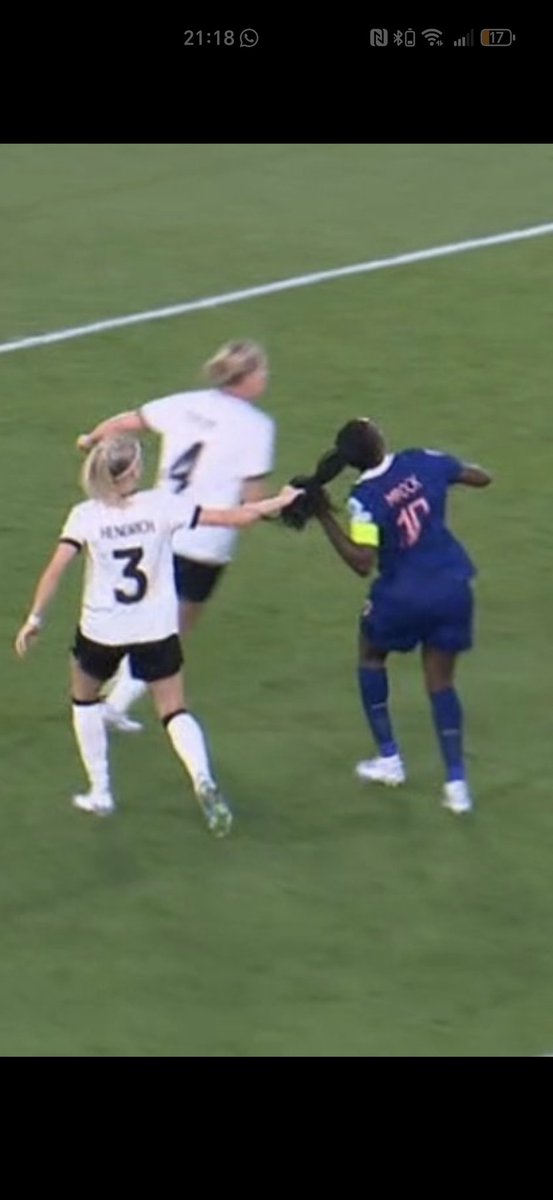 Increase the pay gap 😂😂 #frager #elfmeter