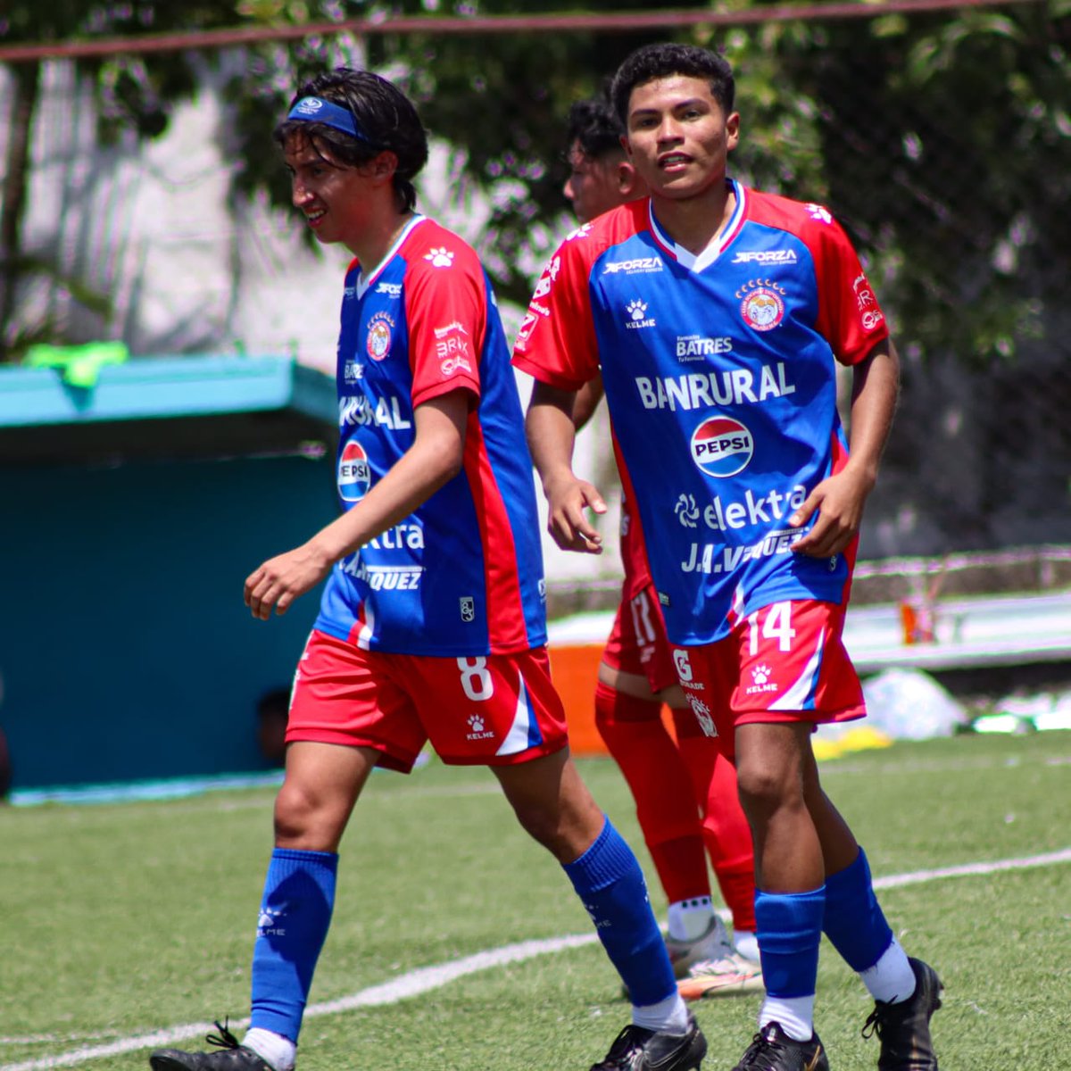 LocosPorXelaju's tweet photo. ¡GANAN EN MALACATAN!
la Categoría Especial de Xelaju MC, obtuvo la victoria de 3️⃣ a 1️⃣ ante Malacateco en el estadio Santa Lucía, los goles fueron obra de Justin Racancoj, Luis Herrera y Jefferson Ramírez.
#InfoLPX
#VamosXela
#FuerzasBasicas https://t.co/nJCCa291ue