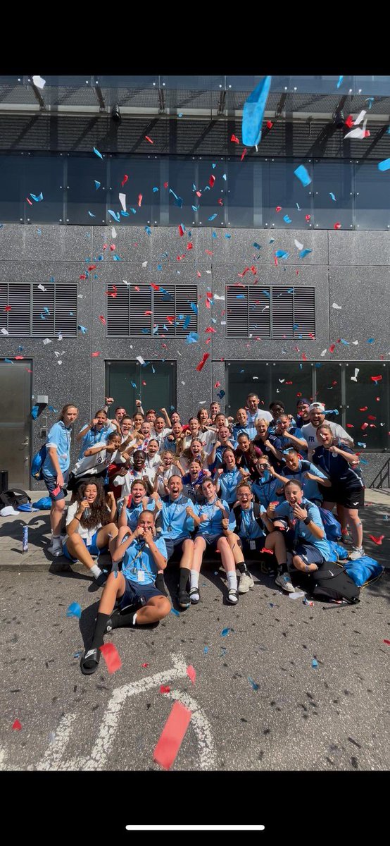 🇸🇪GOTHIA CUP🇸🇪

FINALE, Play Off A dans le Stade Gamla Ullevi face au club pro de l’IFK Göteborg

❌ Défaite 3-0 logique face à un adversaire meilleur que nous, sans regret ! 

🥈 sur le plus grand tournoi de jeune au monde 🤩 

Quelle aventure, quel parcours, tellement fiers 😍