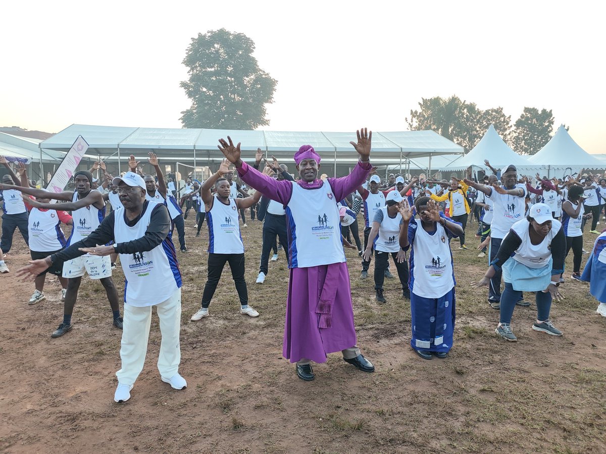 SadiikiAdams's tweet image. I extend my sincere gratitude to Canon Dr. Johnson Byabashaija for gracing our @ChurchofUganda_ Provincial Do Good Family Run at Mengo S.S as the Chief Runner at the invitation of His Grace @Archbp_COU.and @MothersUnionCOU.
@jbyabs is an exceptional mobilizer who rallied…