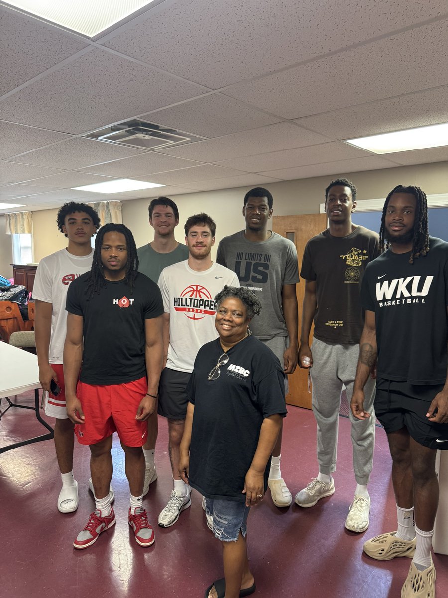 WKUBasketball's tweet image. The guys enjoyed helping out with the fifth annual back-to-school party at Mount Zion Baptist Church!
#GoTops
