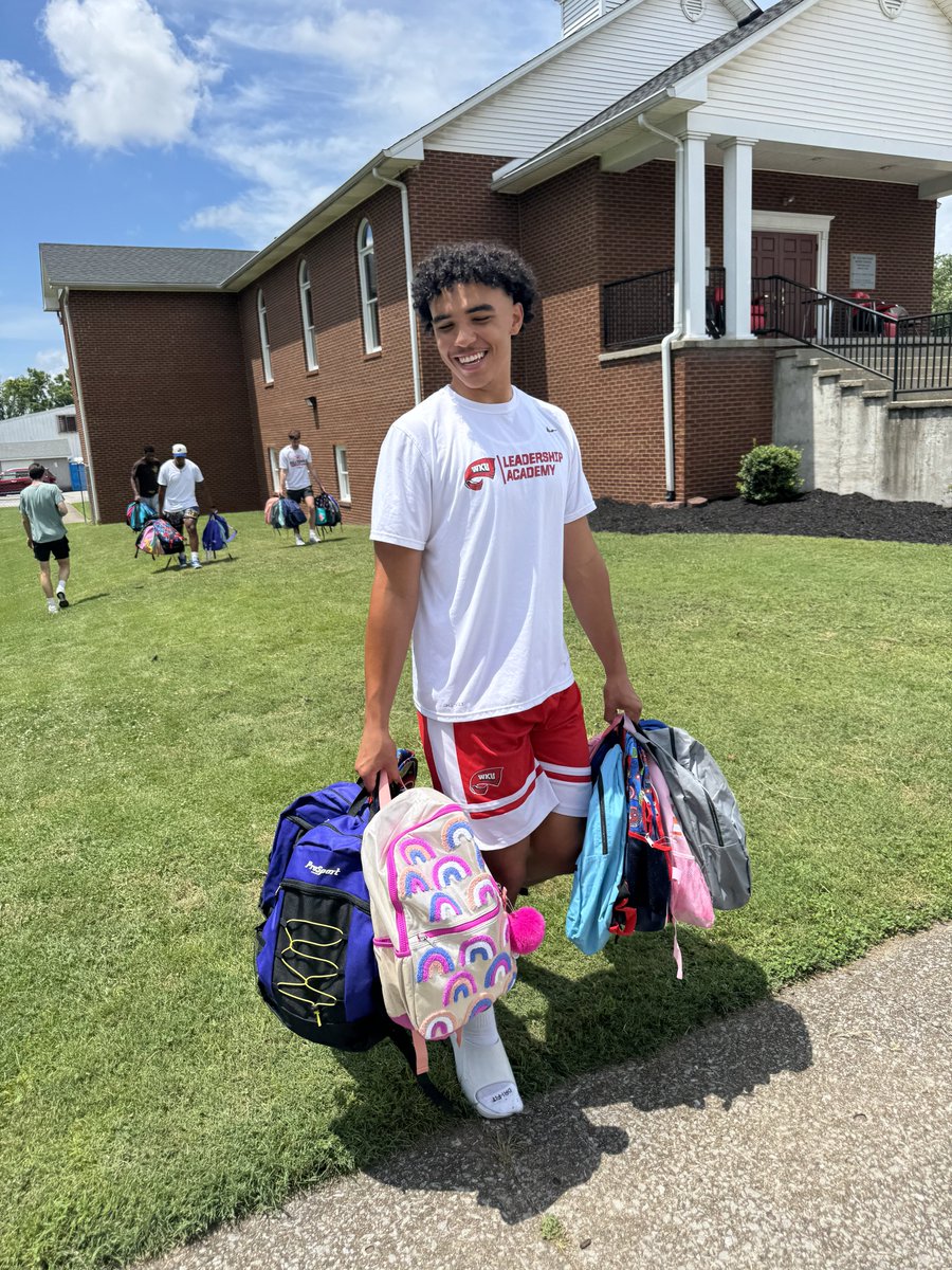 WKUBasketball's tweet image. The guys enjoyed helping out with the fifth annual back-to-school party at Mount Zion Baptist Church!
#GoTops