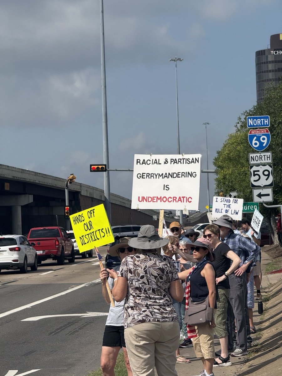 GeneforTexas's tweet image. Thank you to everyone who joined today’s protest against Governor Abbott’s gerrymandering of Houston and Texas!
We won’t stop until our voices are heard and our districts are fairly represented. This is a fight for our nation.
Join us to Stop the Texas Steal! #txlege