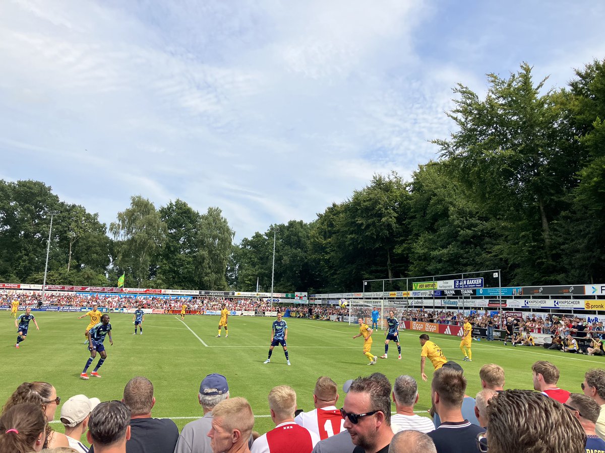 MichielGroot74's tweet photo. Wedstrijd 9 25/26 in #oldebroek bij het honderdjarige #owios #ajax #amsterdam #kvmechelen #kakkers #afca #mechelen #groundhopping #pezenindeprovincie https://t.co/M0G8HMqL6E