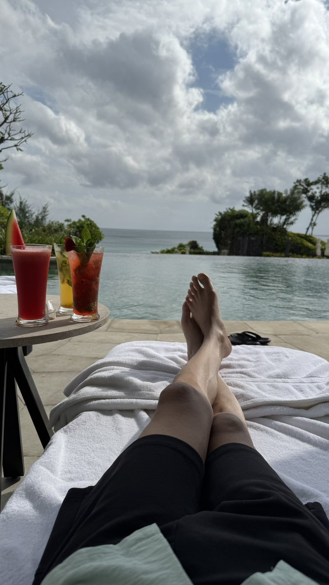 hz3__'s tweet photo. 🏖️. https://t.co/tTEhTRGoQS