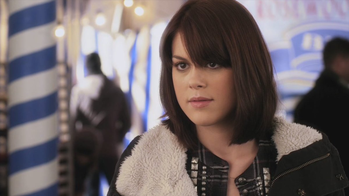 acervopll's tweet image. se vc pudesse mudar o final da emily, com quem ela ficaria?